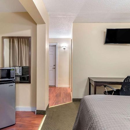 Rodeway Inn Lake George Outlets Zewnętrze zdjęcie