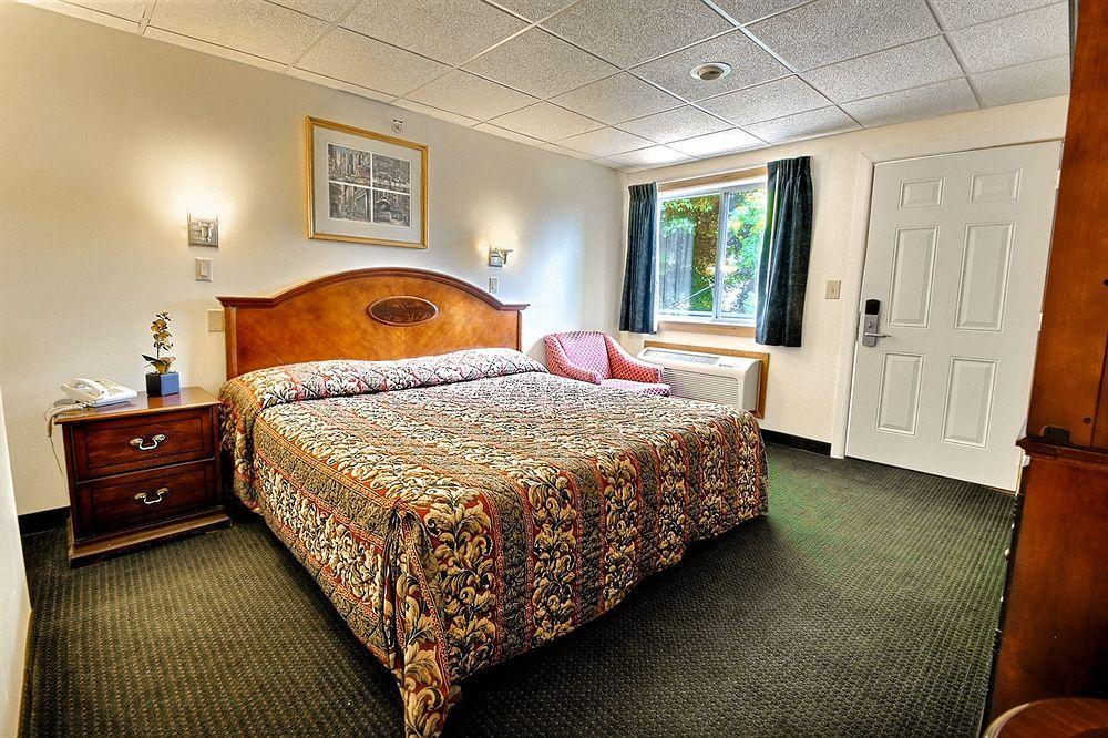 Rodeway Inn Lake George Outlets Zewnętrze zdjęcie