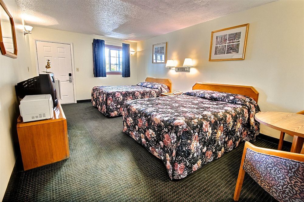Rodeway Inn Lake George Outlets Zewnętrze zdjęcie